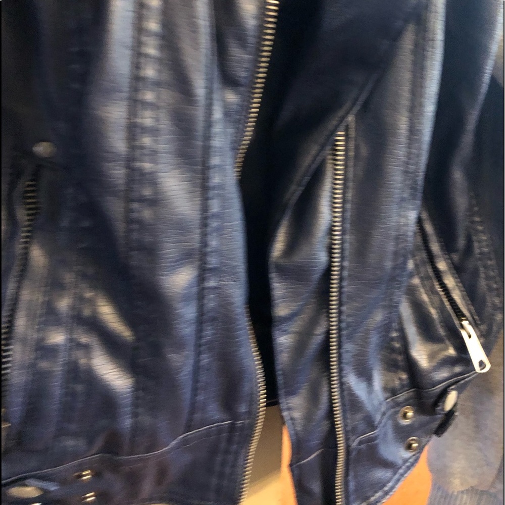 Jacket - Picture 2 of 3